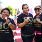 Más de 500 personas caminan por los 50 años del ISSTEY